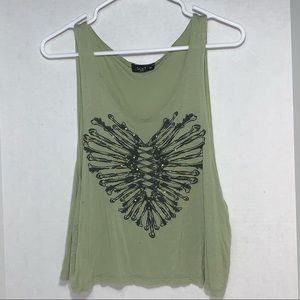 Women’s skull heart Crop top!